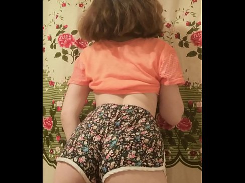 ❤️ Sexy jonge babe dy't har koarte broek op 'e kamera útstrielet ️❌ Homemade porno op fy.poliglass34.ru ❌️❤
